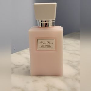 Miss Dior Moisturizing body milk 75 ml